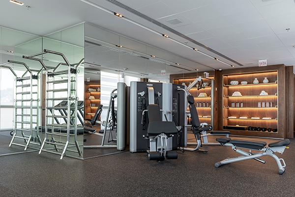 LK Design Hotel Florianópolis Exterior foto The gym at The Landmark